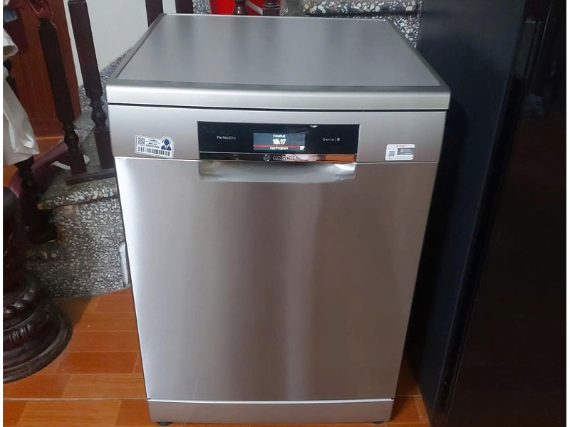 Tại Sao Máy Rửa Bát Bosch Serie 8 Không Mở Cửa Sau Khi Rửa?