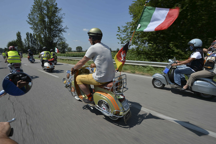 Lễ Kỷ Niệm Đặc Biệt Của Vespa Tại Thành Phố Rome