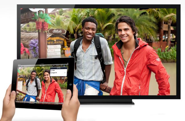 Cách Đơn Giản Để Chiếu Ảnh Và Video Từ Điện Thoại Lên TV Mà Không Cần Phụ Kiện Phức Tạp